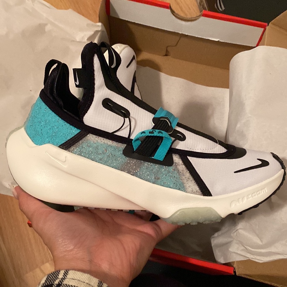 NWT Nike Air Zoom Traverse (No Laces Needed)